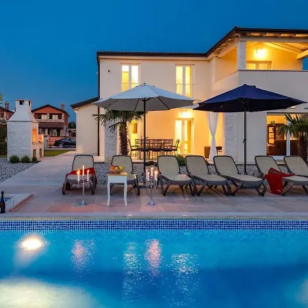 Domenica With Pool *