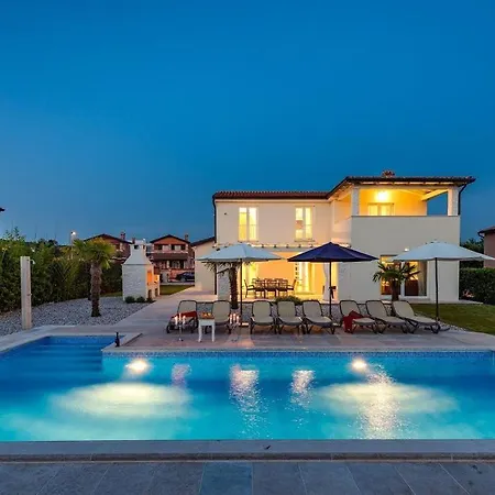 Domenica With Pool * Labinci
