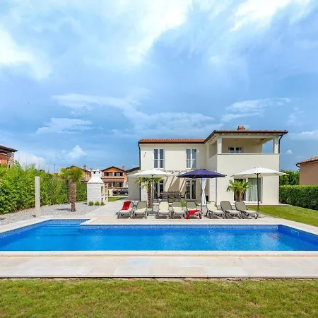 Domenica With Pool *